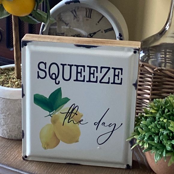 Other - 🍋 Modern Farmhouse Lemon Distressed Metal Enamel & Rustic Wood Sign